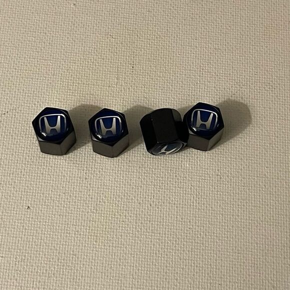 Honda Logo valve Stem caps in Black set of 4 NWT - Picture 3 of 4